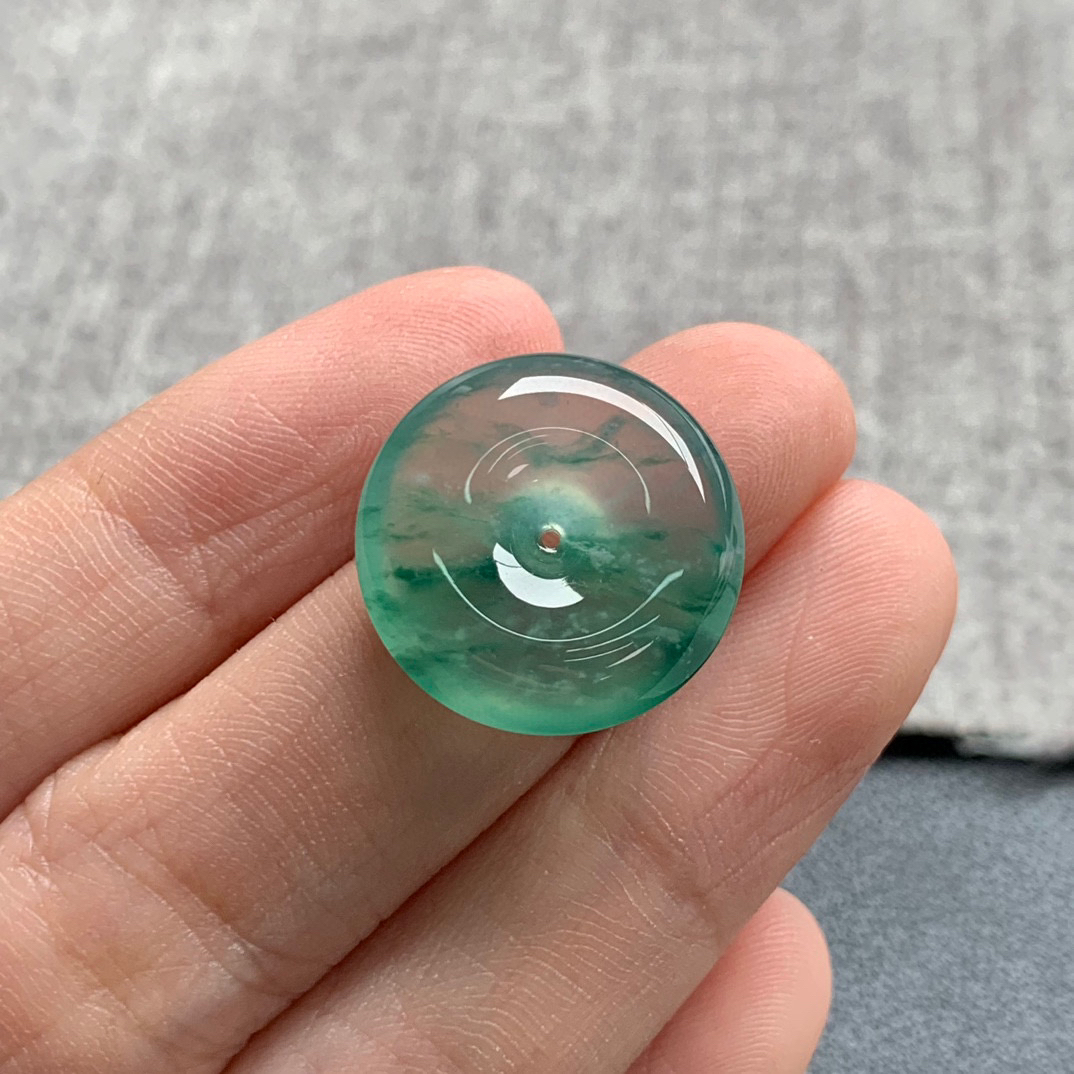 天然A货缅甸翡翠 平安扣 尺寸 : 17.7-5.4