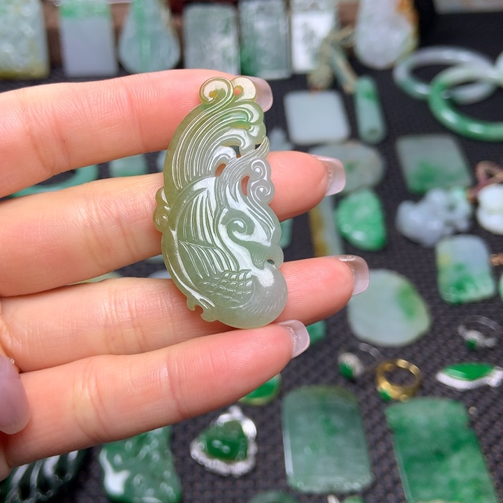 翡翠未镶嵌挂件流*癖