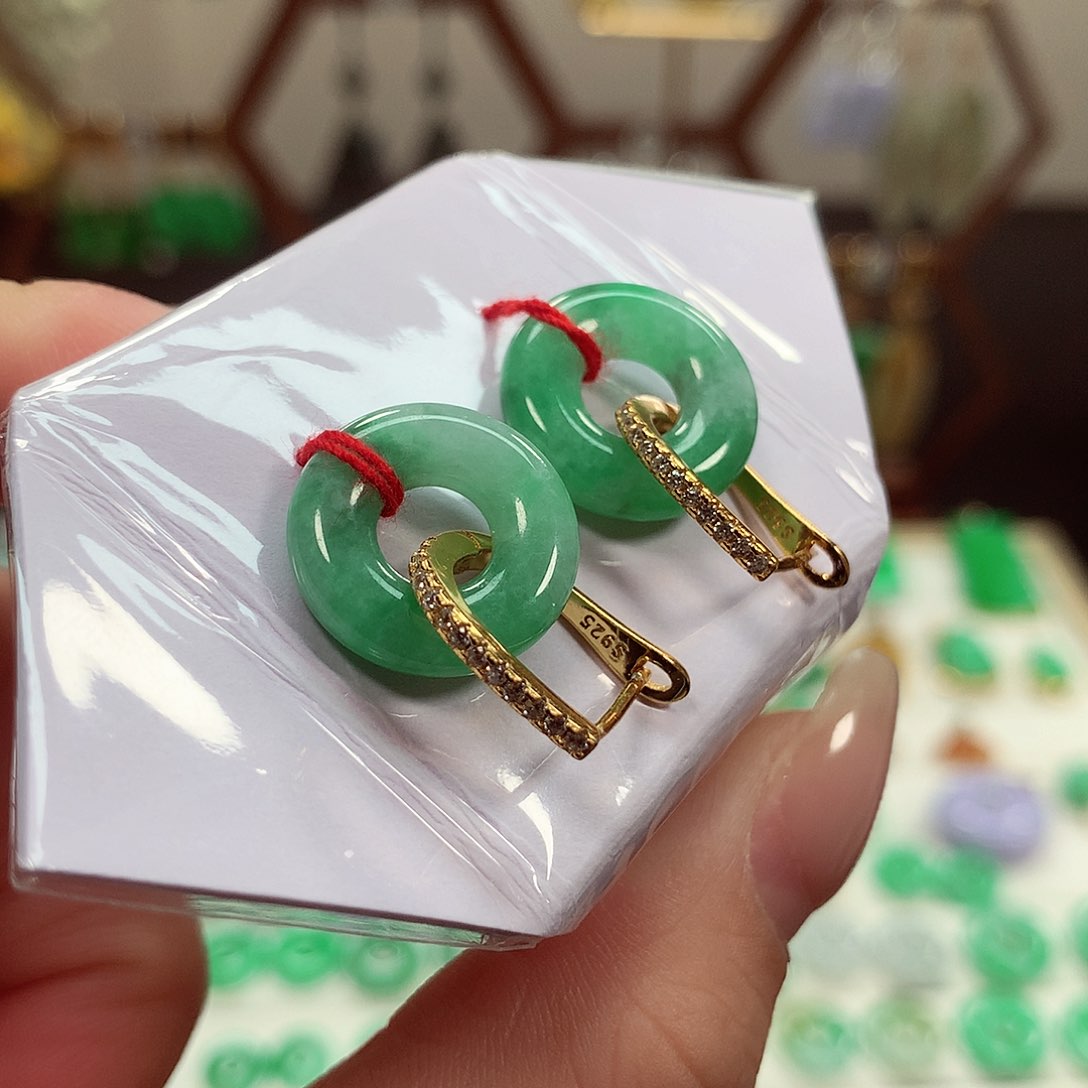 翡翠耳饰银S925镶嵌天然翡翠