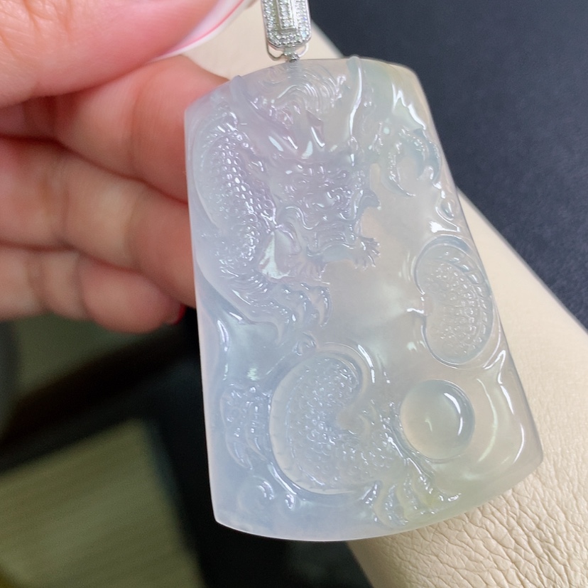 【闪购商品】翡翠颈饰18K金镶嵌龙牌