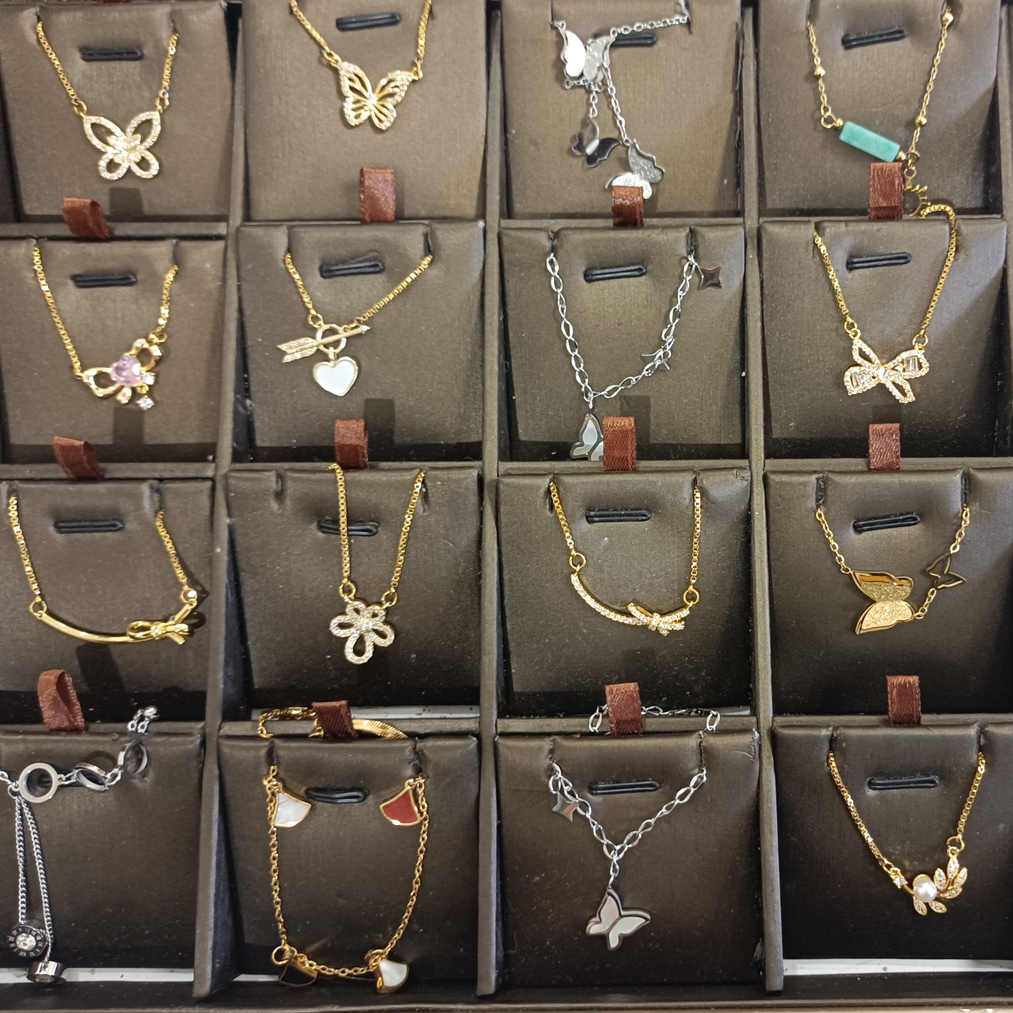 铜合金项链 （福利款）项链戒指耳钉耳环随机发货 时尚高级百搭款