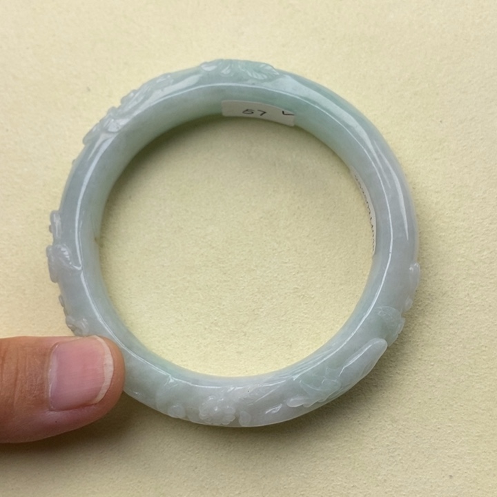 翡翠未镶嵌手镯57梅花鹿