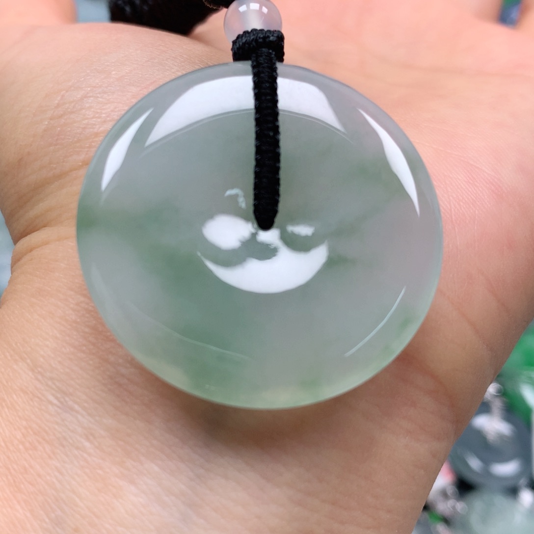 翡翠颈饰未镶嵌天然翡翠