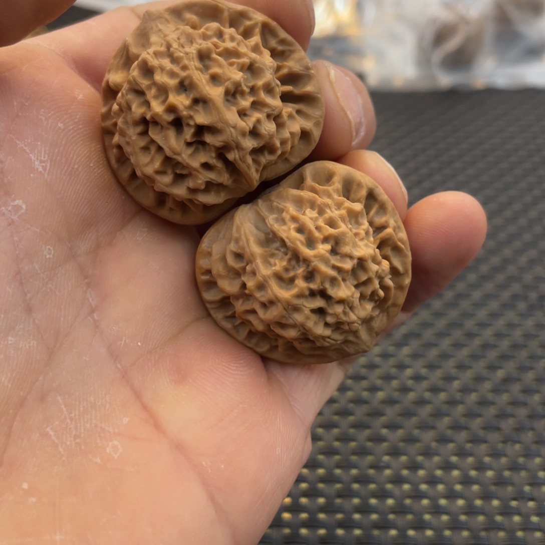 秦岭小王文玩核桃