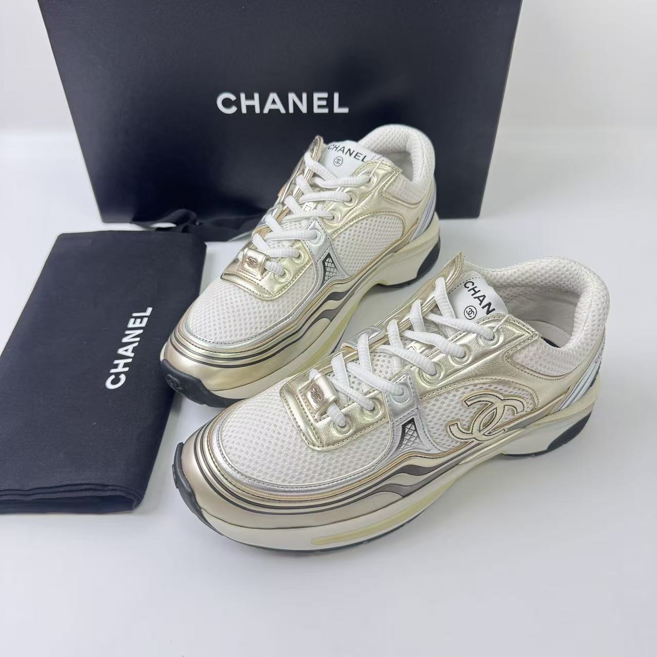 99新 Chanel/香奈儿 37码/仔仔女鞋/全套/金角大王双C运动鞋1835 