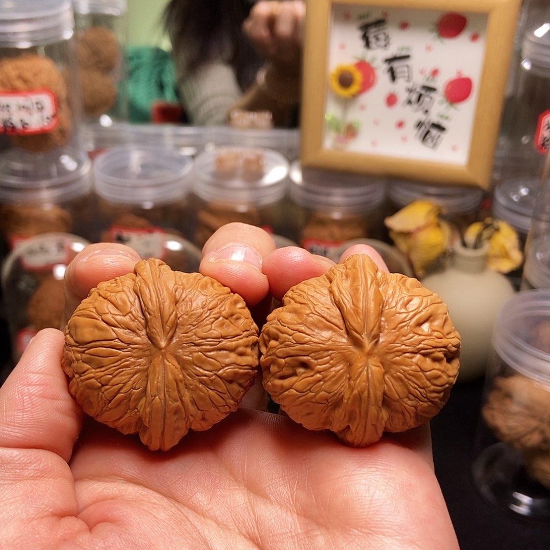 文玩核桃吊坠40胖元宝