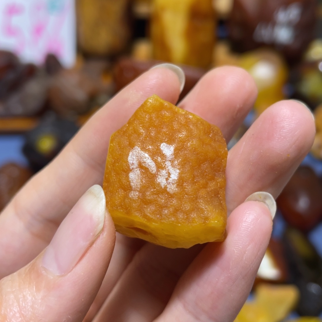 定制琥珀未镶嵌原石