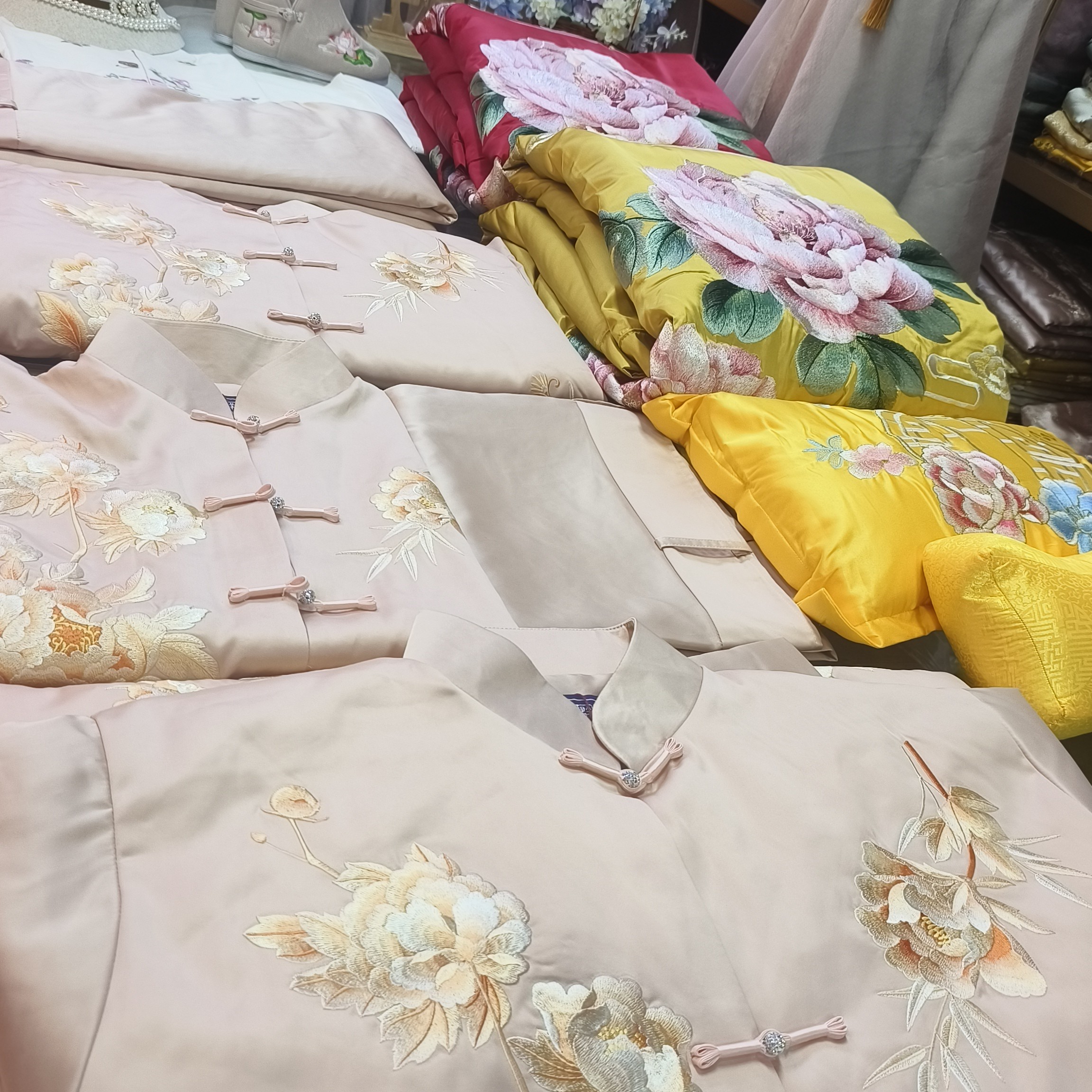 苏绣富贵牡丹女士寿服全套搭配（含衣服七件）