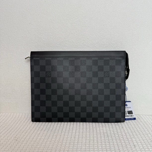 99新 LouisVuitton/路易威登 5767/5626/时尚黑棋盘格洗漱手拿包