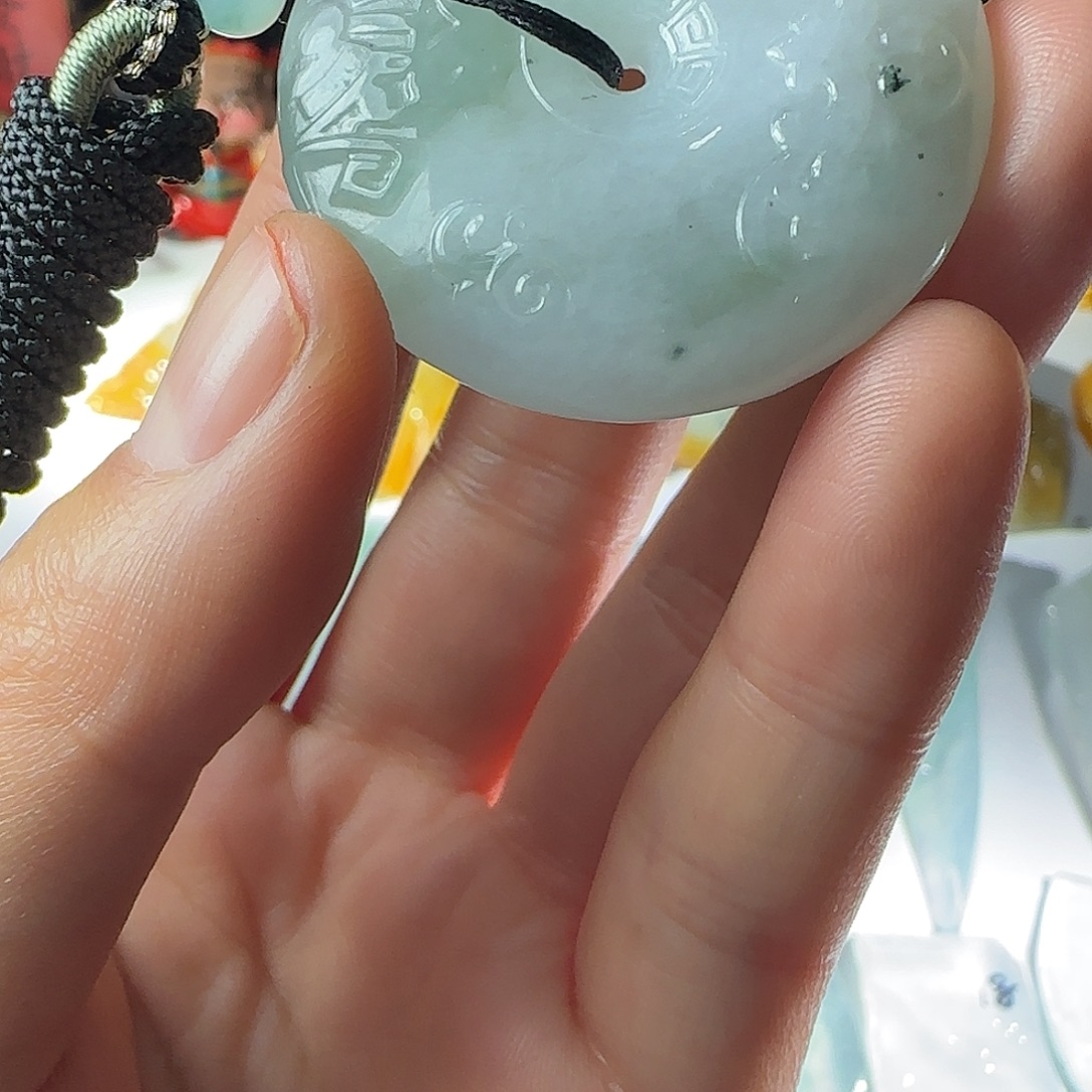 刘***浩翡翠未镶嵌颈饰天然缅甸A货翡翠