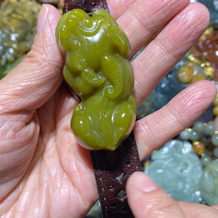 岫玉岫玊吊坠未镶嵌