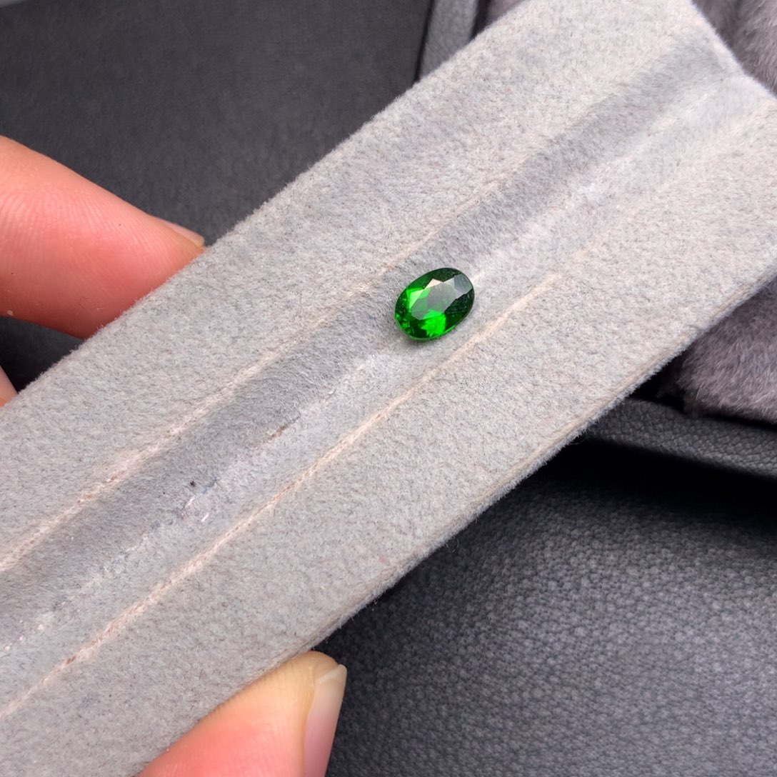 透辉石天然裸石未镶嵌95分