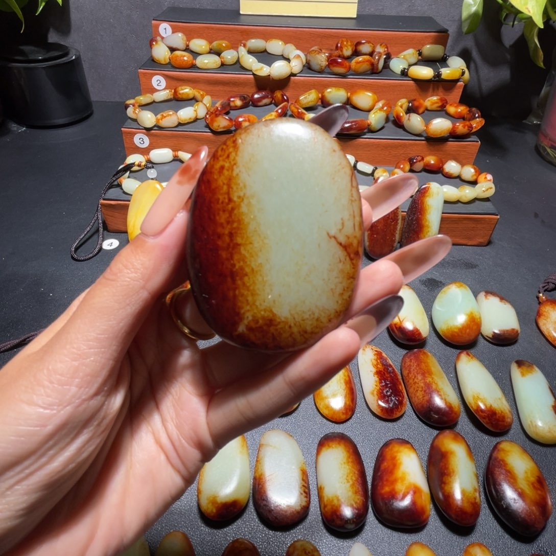 颈饰未镶嵌和田玉强***?