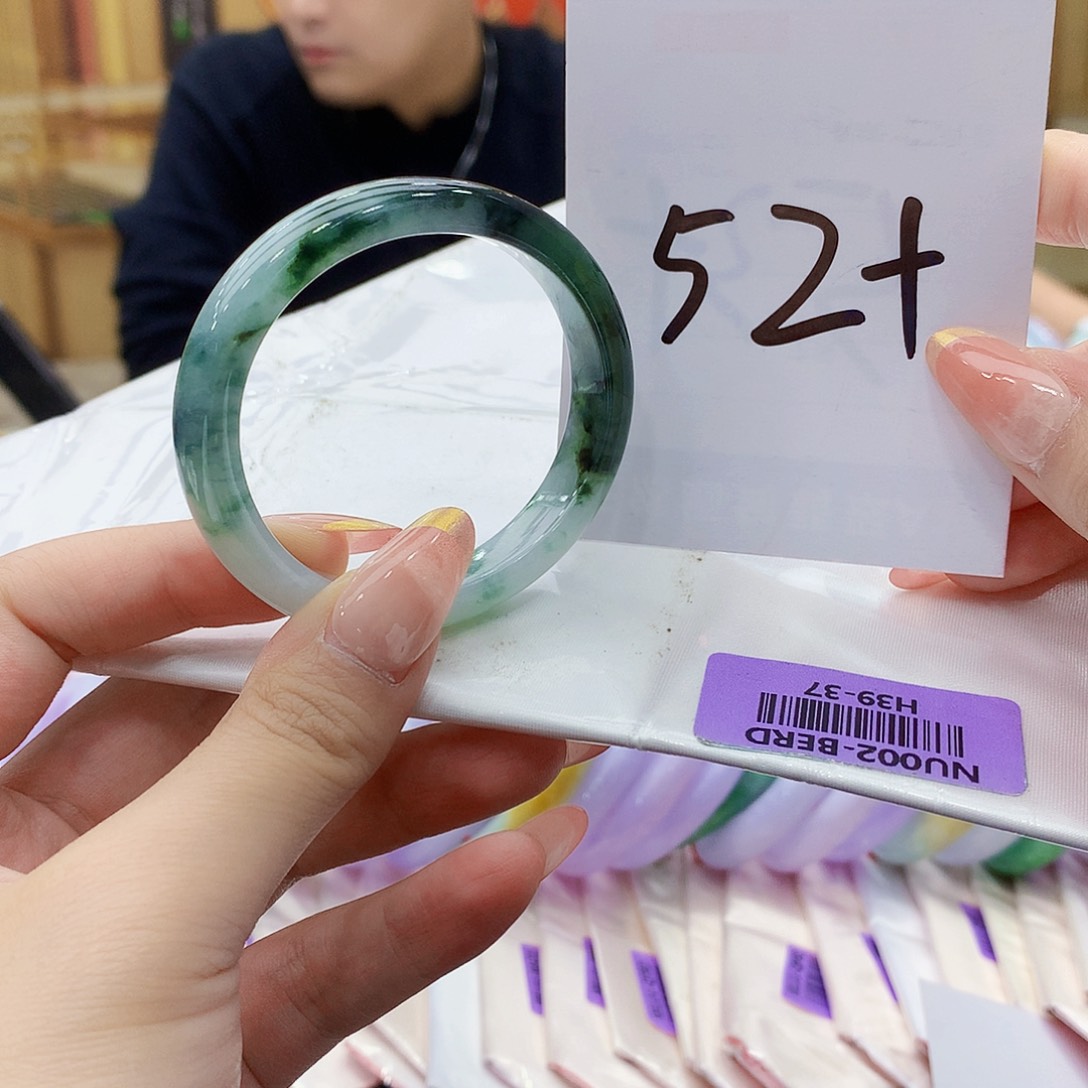 未镶嵌手镯翡翠000……