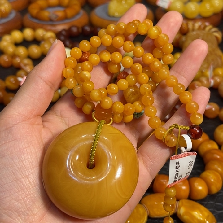 琥珀颈饰未镶嵌蜜蜡