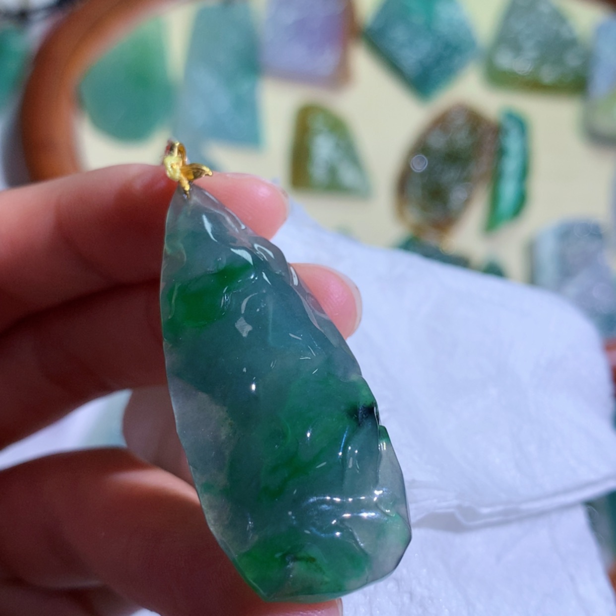 【闪购商品】翡翠未镶嵌吊坠(不含链) 1840