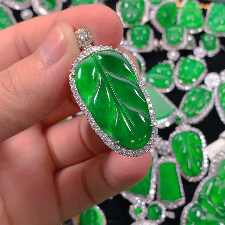 翡翠颈饰银S925镶嵌叶子