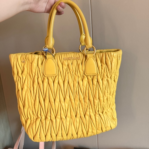 95新 MIU MIU/缪缪 包展 柠檬黄手提单肩菜篮子