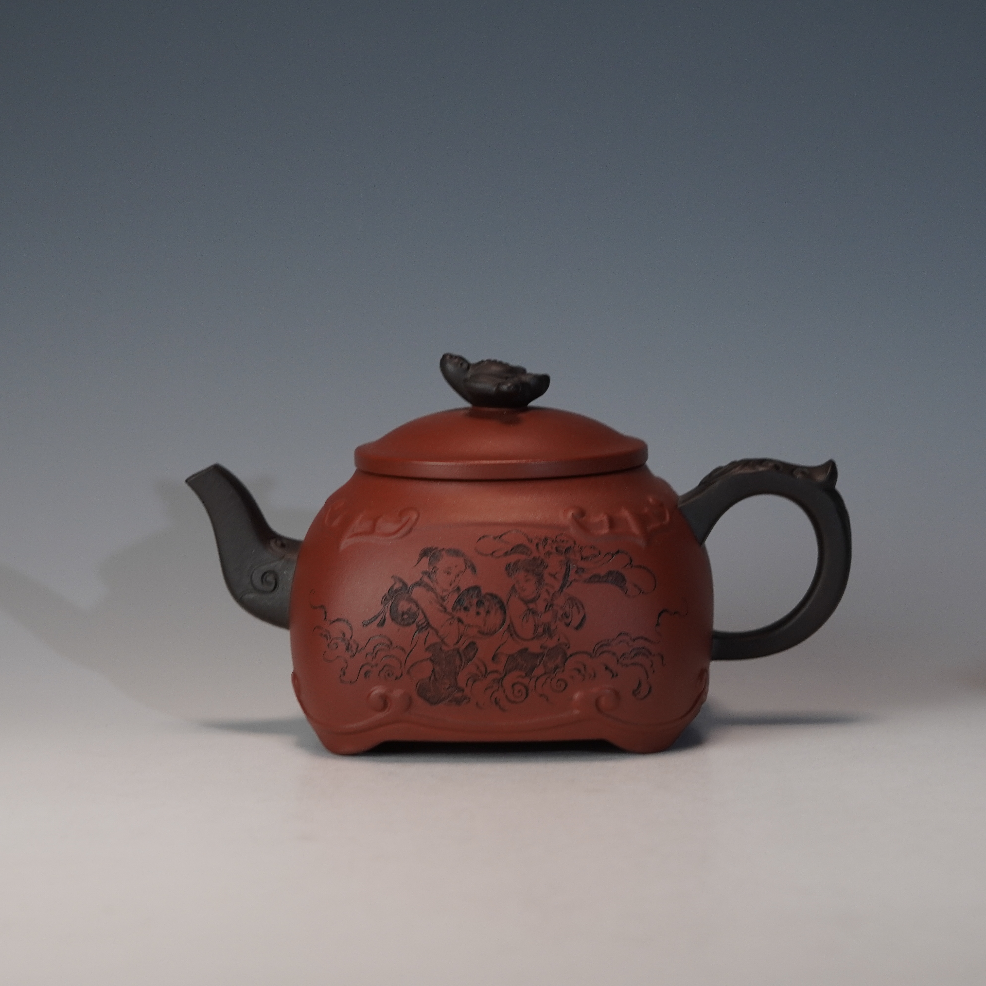 lot.23031 朱建伟 红清水 紫泥五福临门壶 350cc