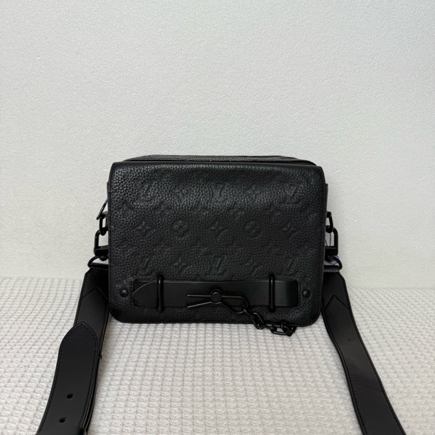 99新 LouisVuitton/路易威登 97新/6212芯片款黑色真皮压纹单肩包