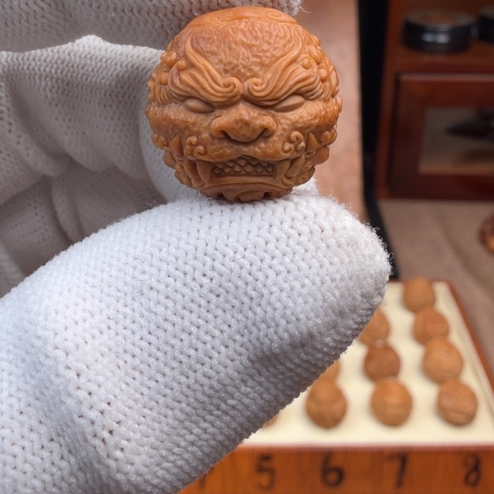 猴头核桃吊坠万福唐狮