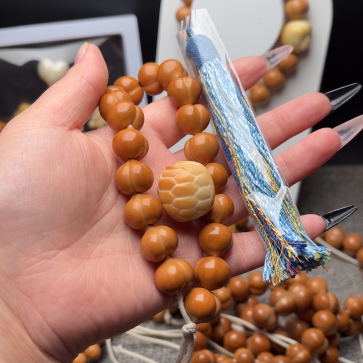 猴头核桃吊坠屁桃