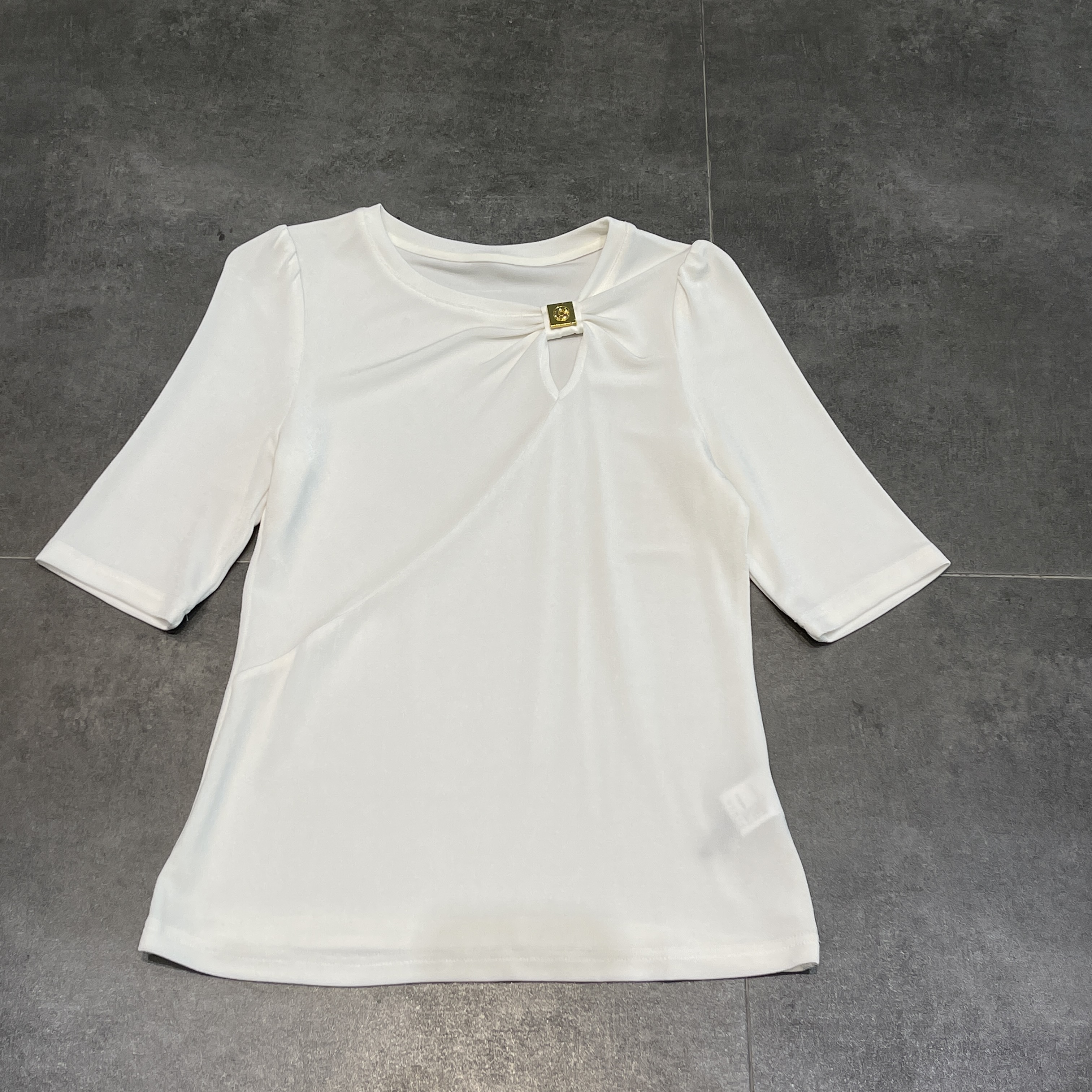 DEDM•STUDIODM/夏季显瘦打底金属扣配饰前镂空设计上衣（8059）