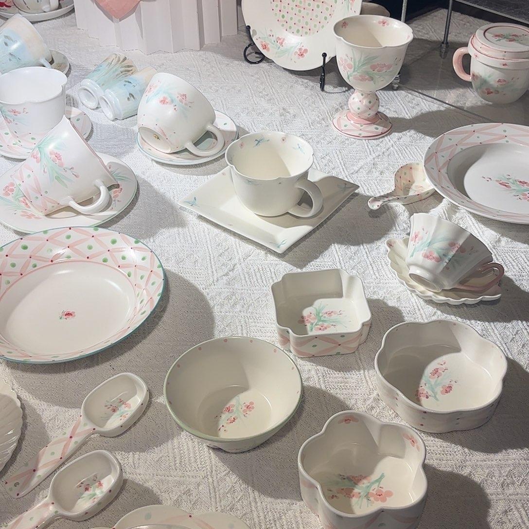 陶瓷陶瓷陶瓷摊位210