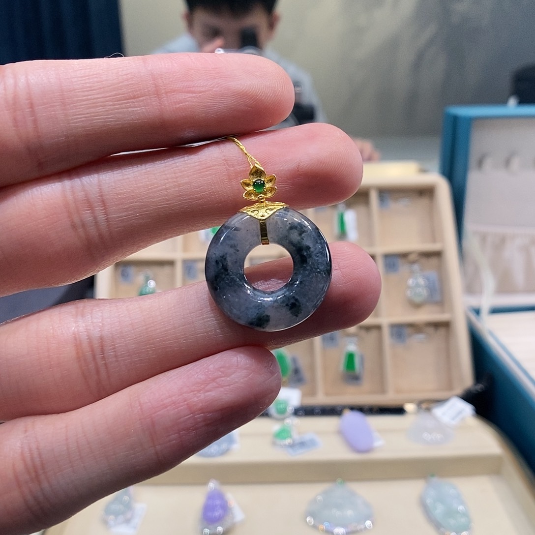 翡翠吊坠(不含链)18K金镶嵌甜甜圈