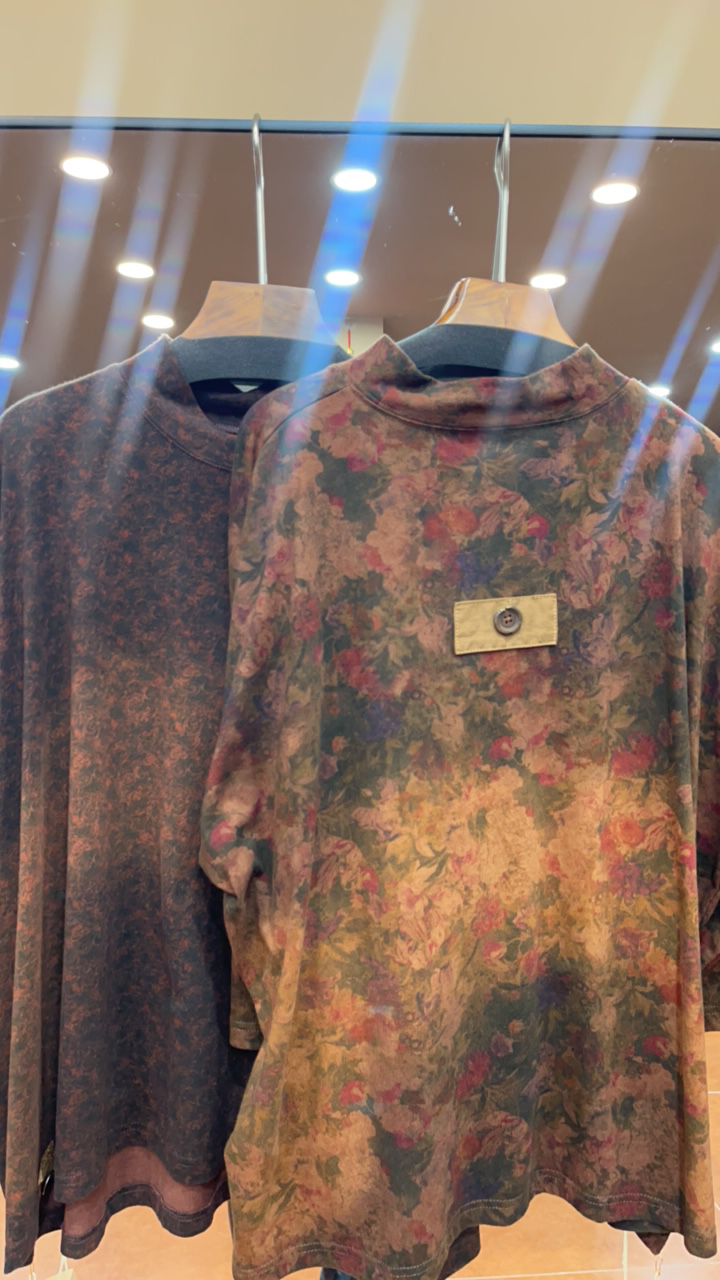 小衫花色百搭休闲