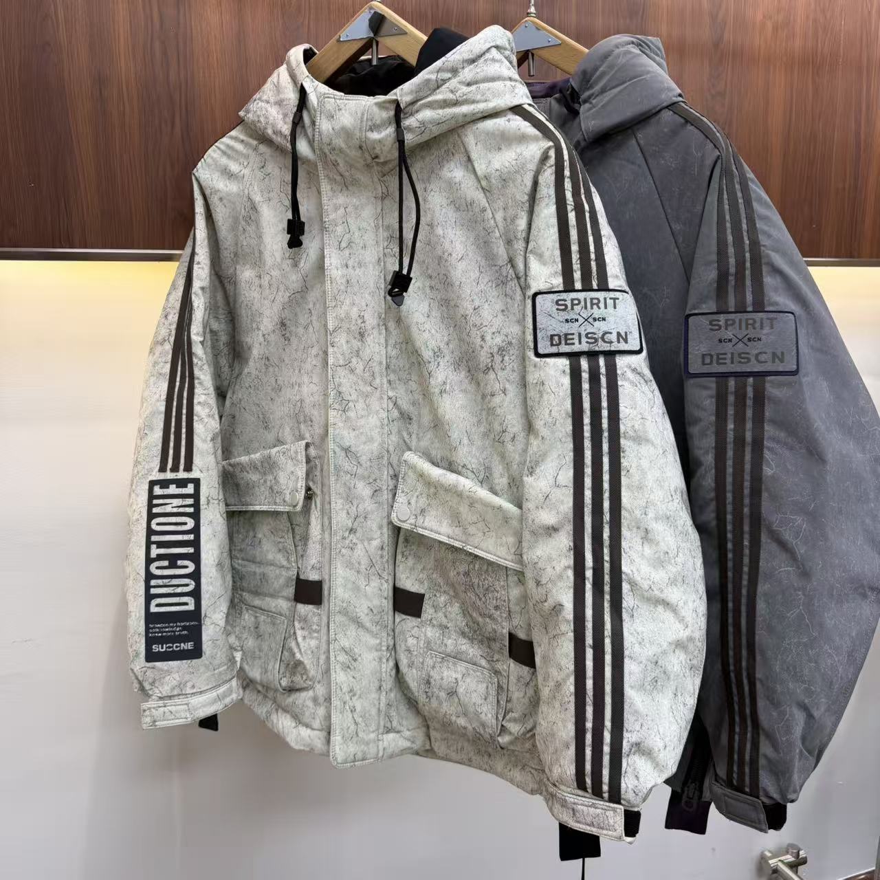 【千浔】男女同款高端绒保暖羽绒服 YR18699 A1