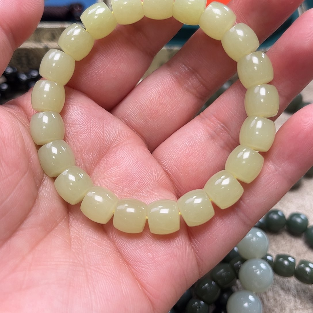 未镶嵌和田玉手链