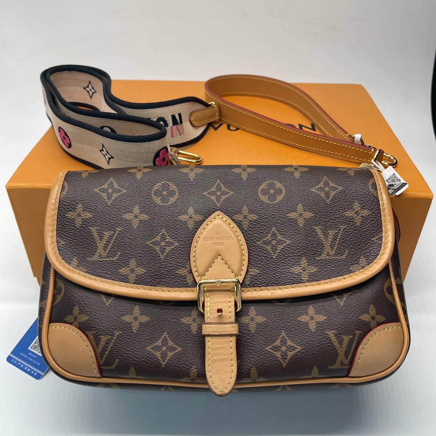 95新 LouisVuitton/路易威登 法棍腋下包黑白色肩带芯片款 DX3399