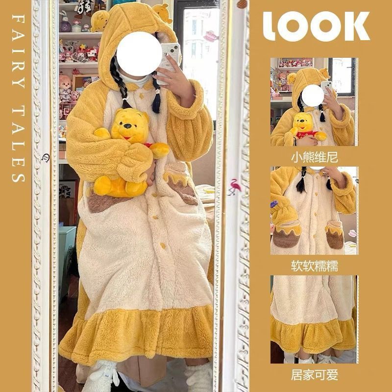 可爱卡通维尼熊连帽珊瑚绒睡衣女冬季加厚加绒睡袍2025新款家居服