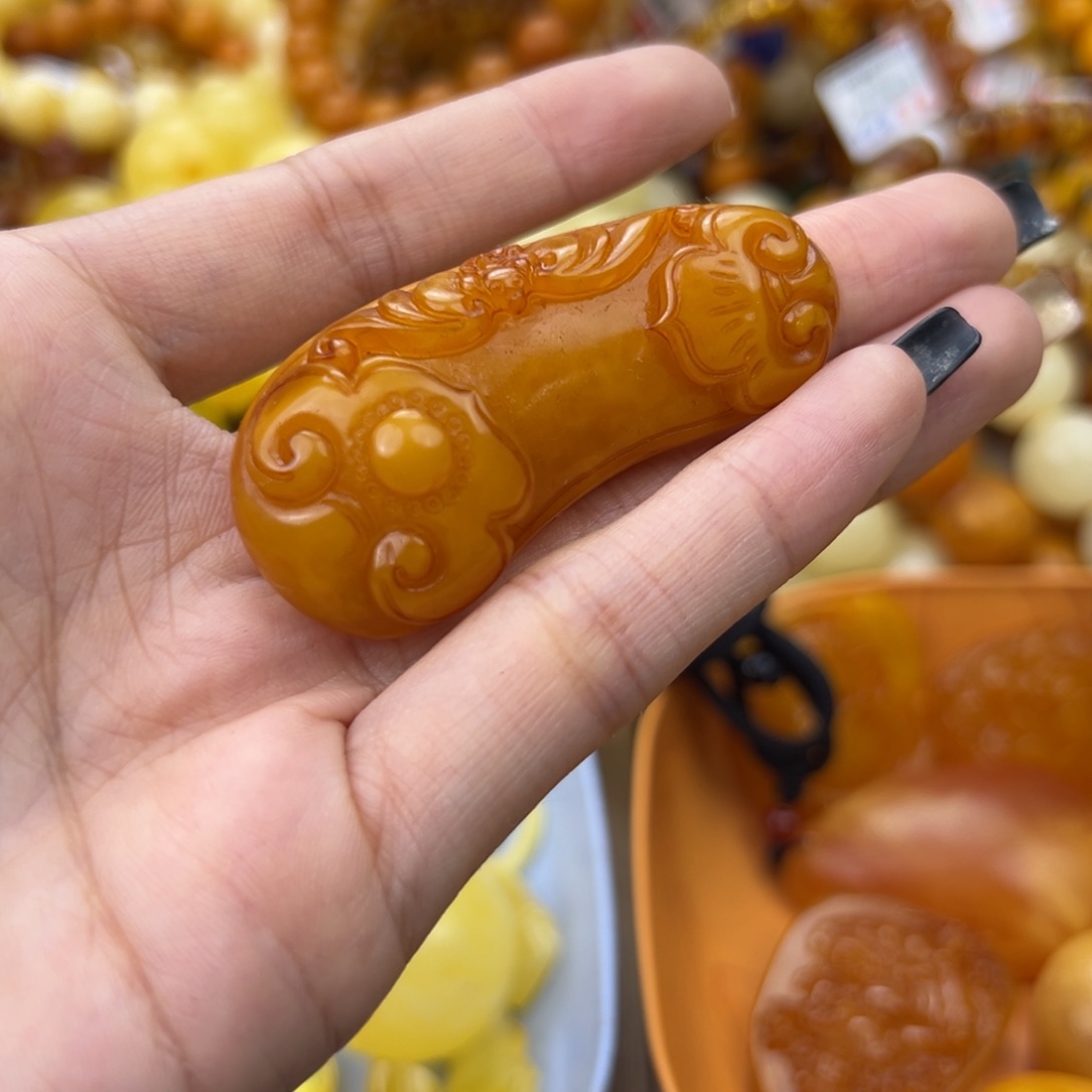 琥珀珠宝奇石未镶嵌