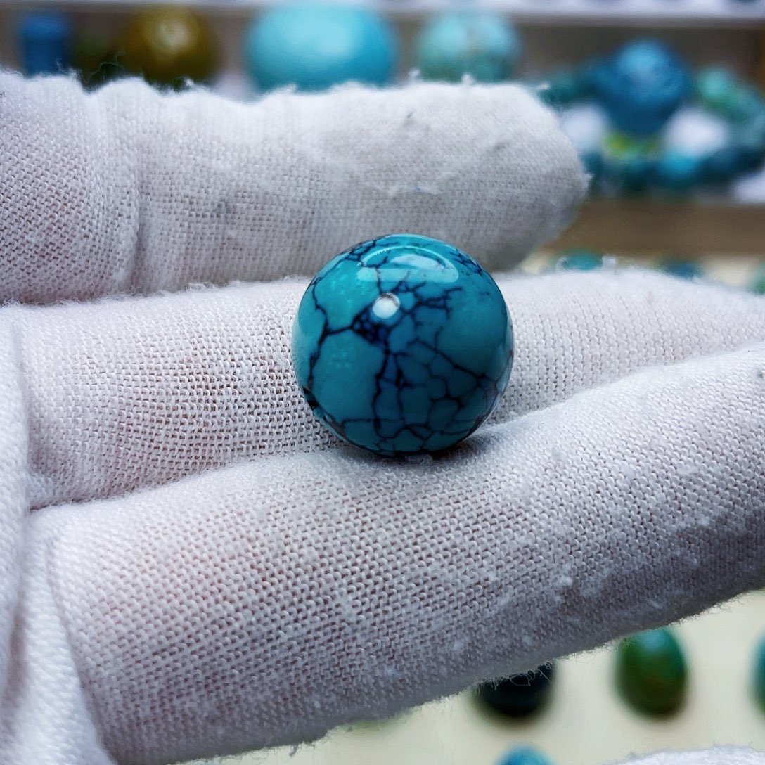 绿松石未镶嵌颈饰