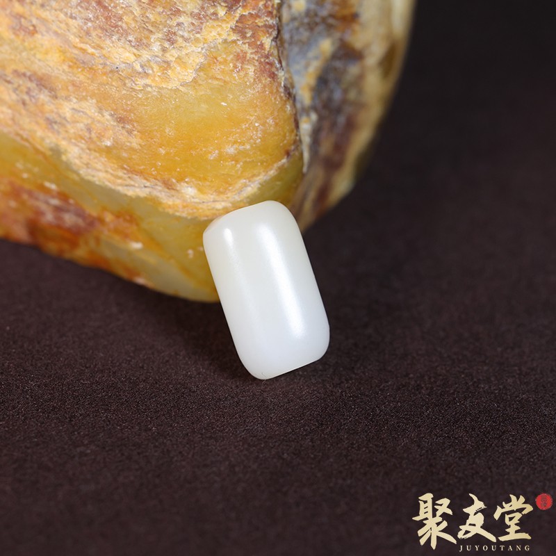 W45聚友堂玉雕9.7克新疆和田玉籽料白玉平安扣玉扣男女扣子挂件
