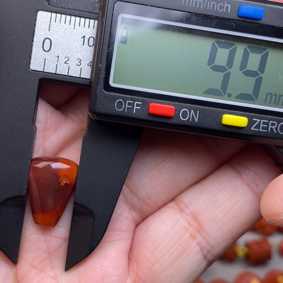 南红玛瑙配饰未镶嵌@*@有瑕疵