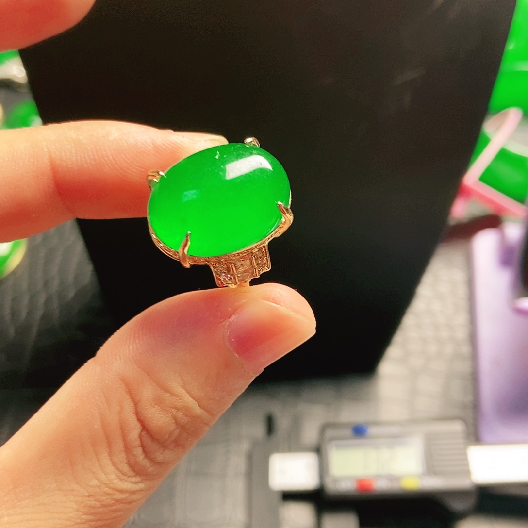 翡翠14K金镶嵌颈饰戒指