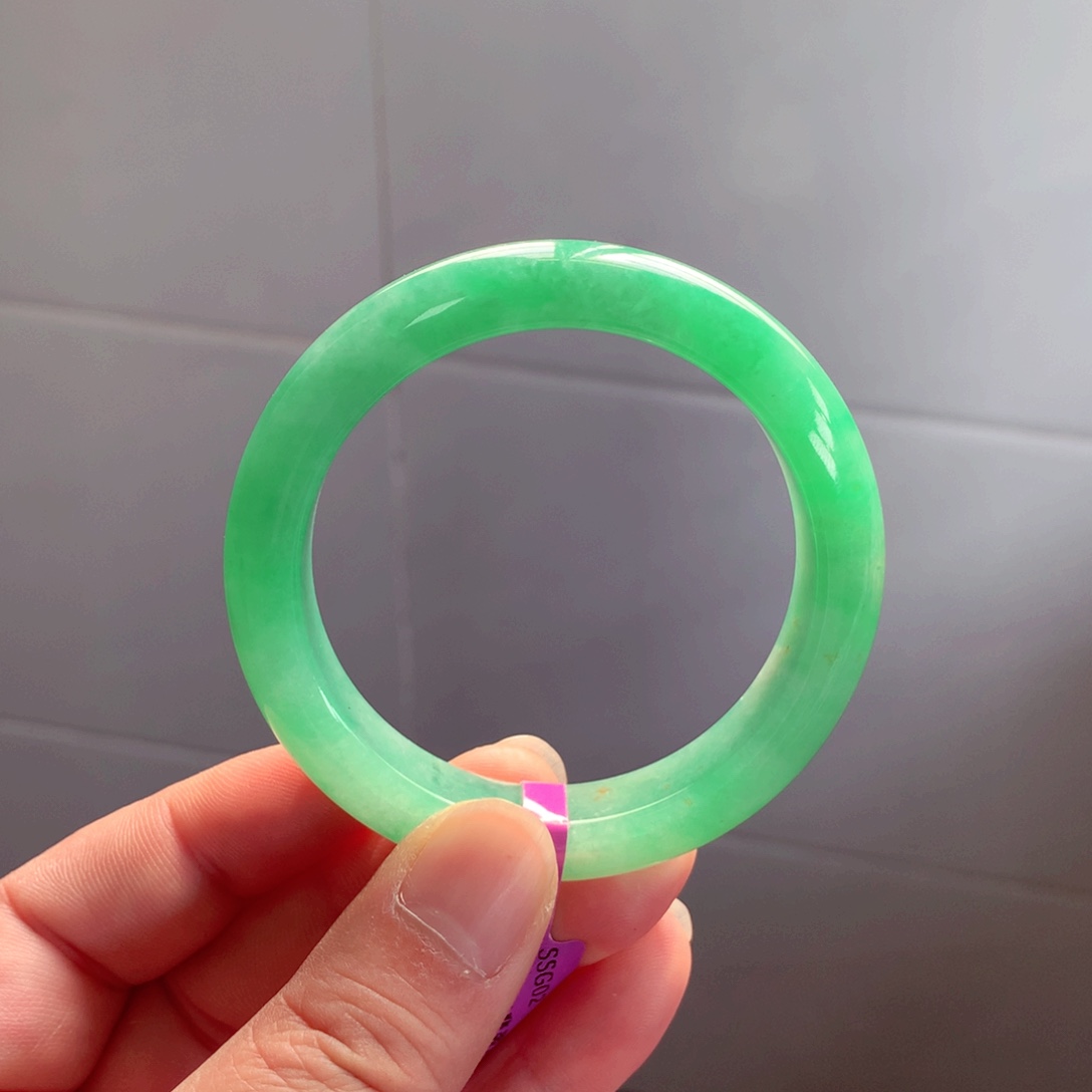 翡翠手镯未镶嵌缅甸翡翠