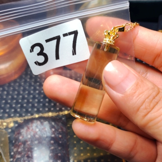 表***晨未镶嵌颈饰水晶吊坠