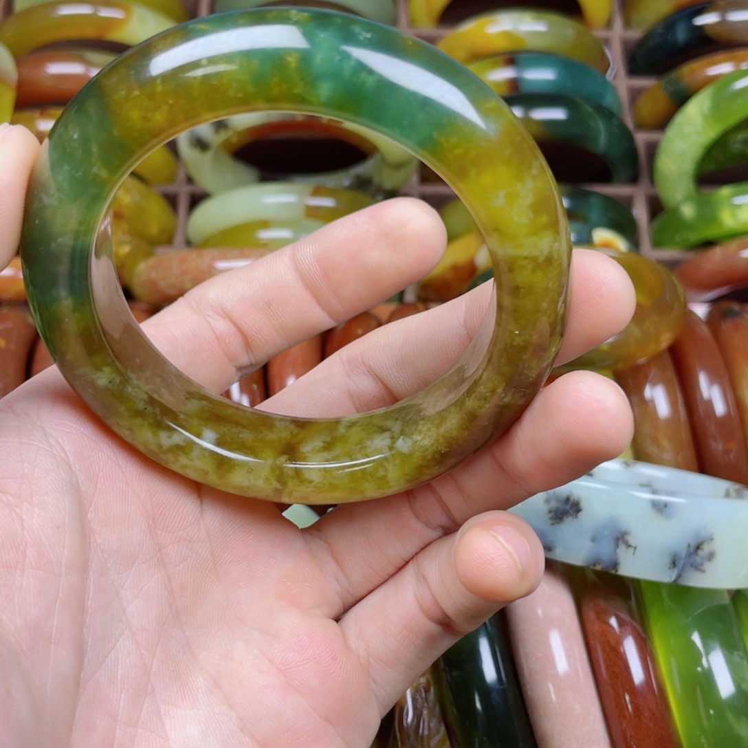 冷***心蛇纹石玉未镶嵌手镯