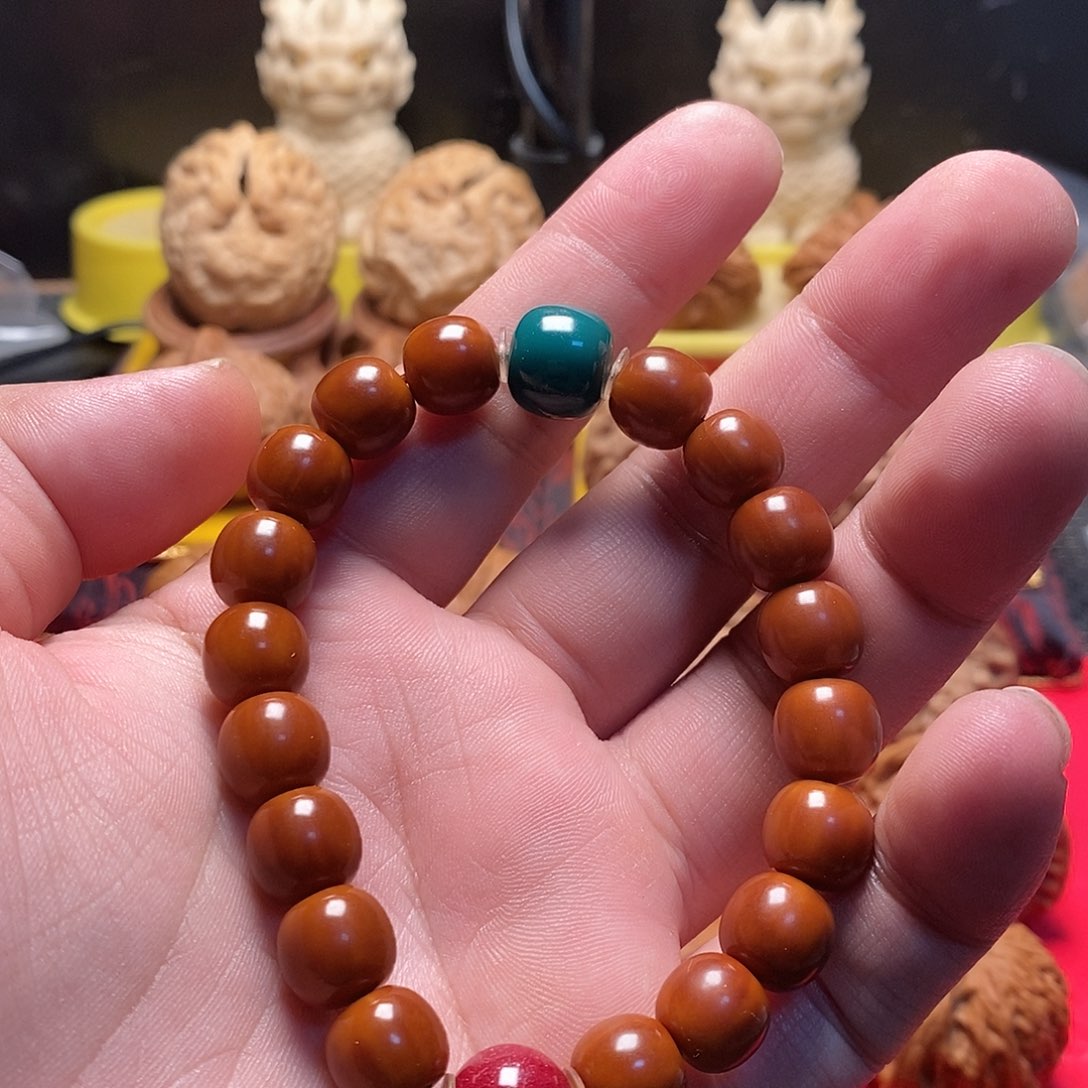 桃核把件上色串串