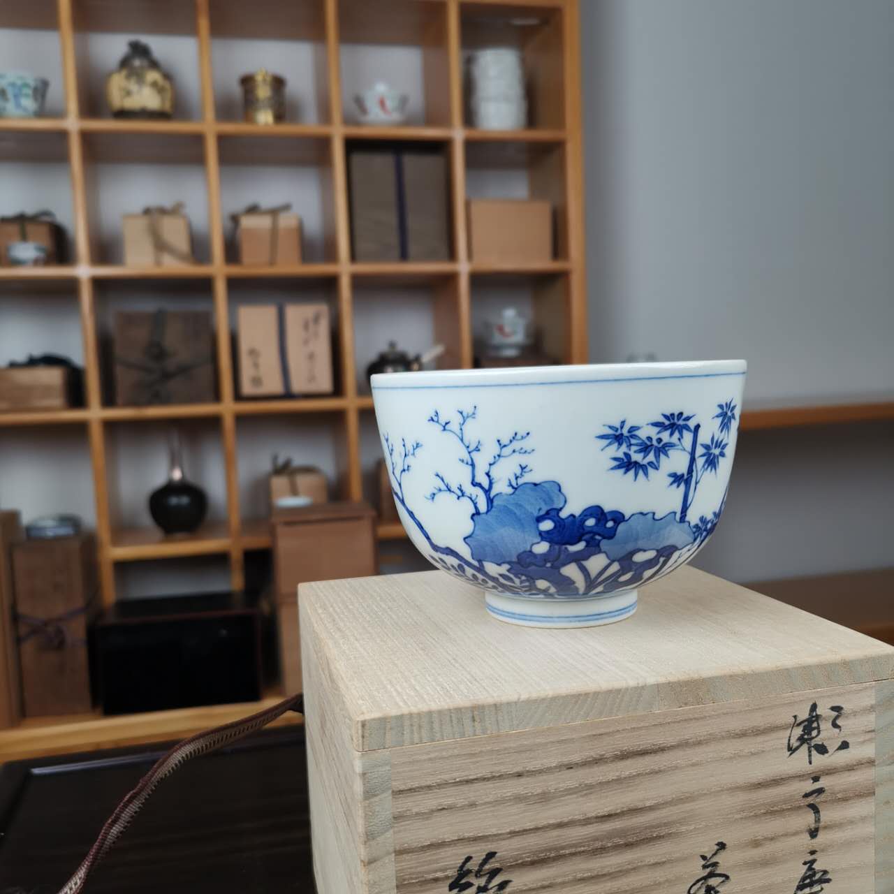 一件青花花卉纹瓷碗