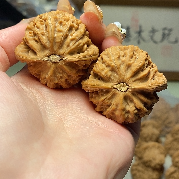 文玩核桃吊坠43宫灯