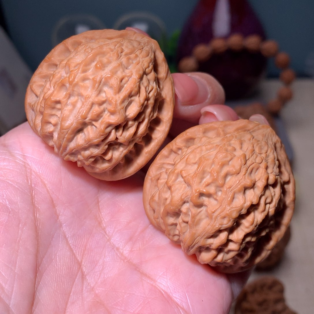 文玩核桃把件金牛