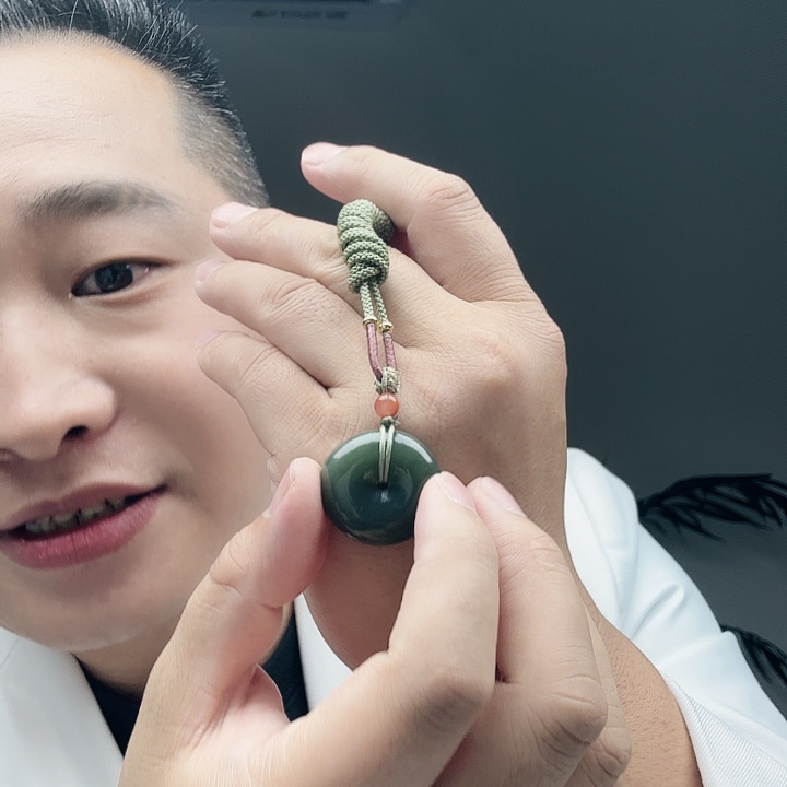 和田玉未镶嵌颈饰挂件