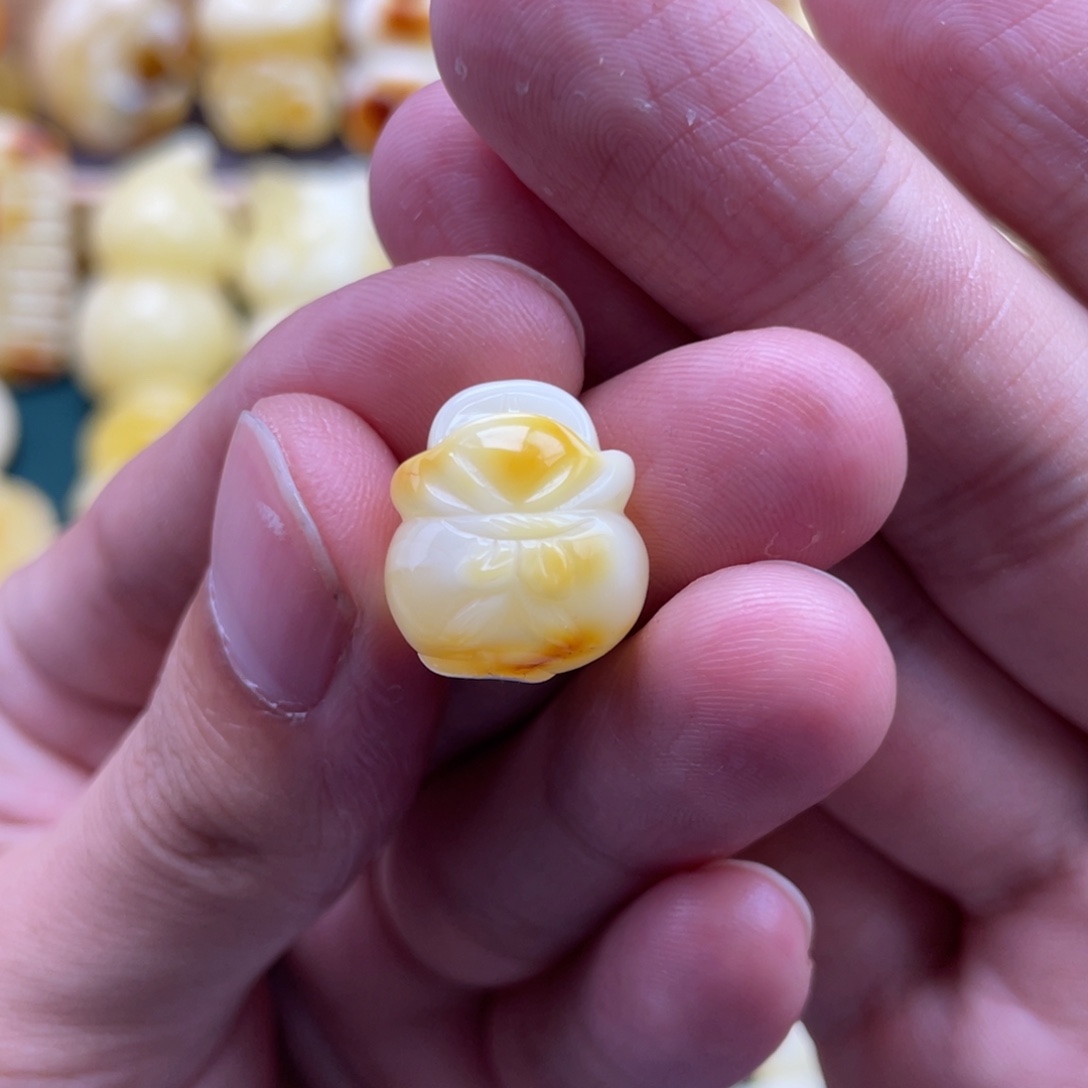 琥珀未镶嵌裸石蜜蜡