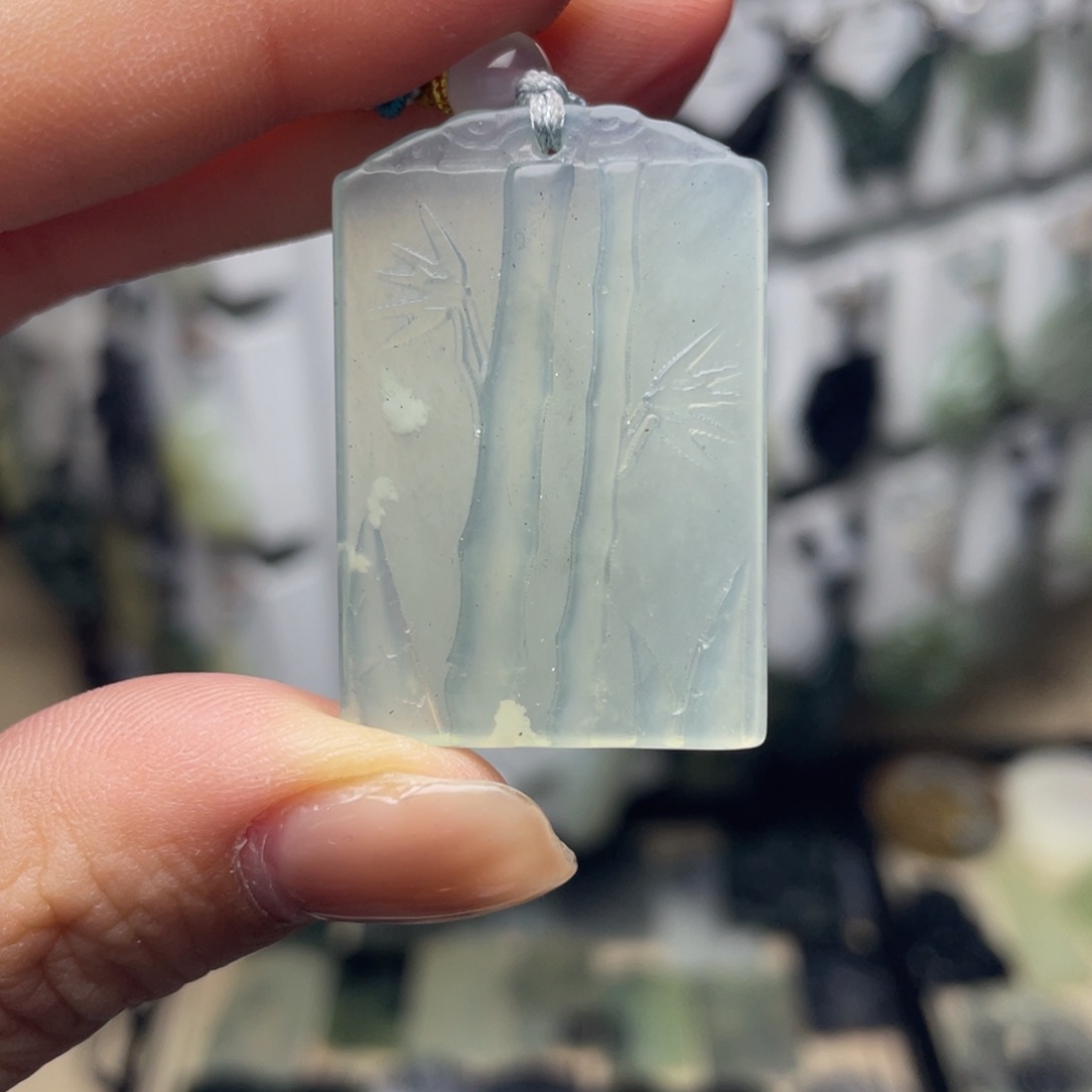 岫玉未镶嵌颈饰竹子