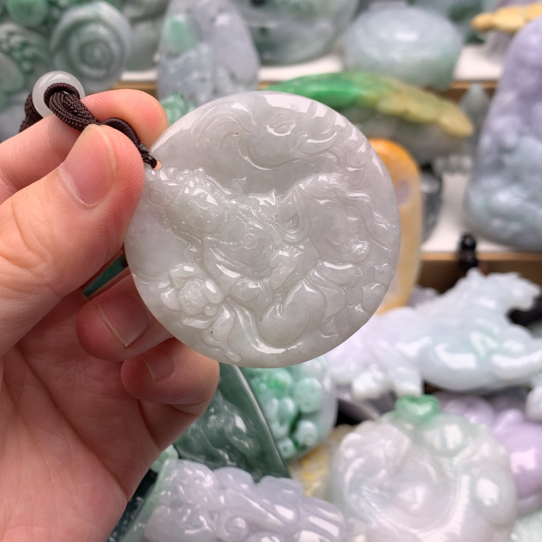 吊坠(不含链)未镶嵌翡翠